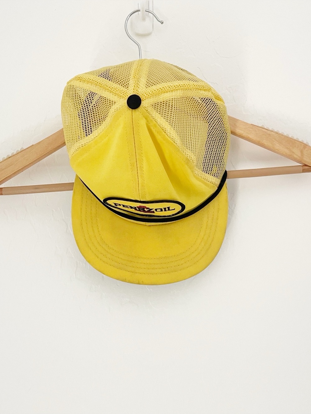 Vintage men’s pennzoil yellow hat